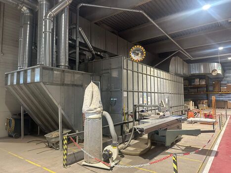 Filtergehäuse mit Lufteinlassadapter und Rohrsystem – CK AirTechnic führt staub- und faserbeladene Luft gezielt in die Absaugtechnik der Hanffaserproduktion